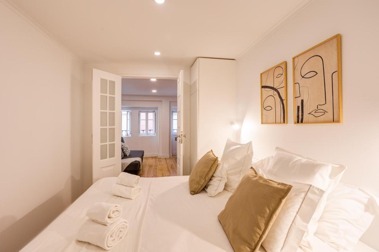 Appartamento Alfama Chic Penabuquel Lisbona Esterno foto
