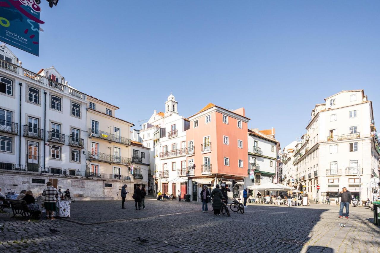 Appartamento Alfama Chic Penabuquel Lisbona Esterno foto